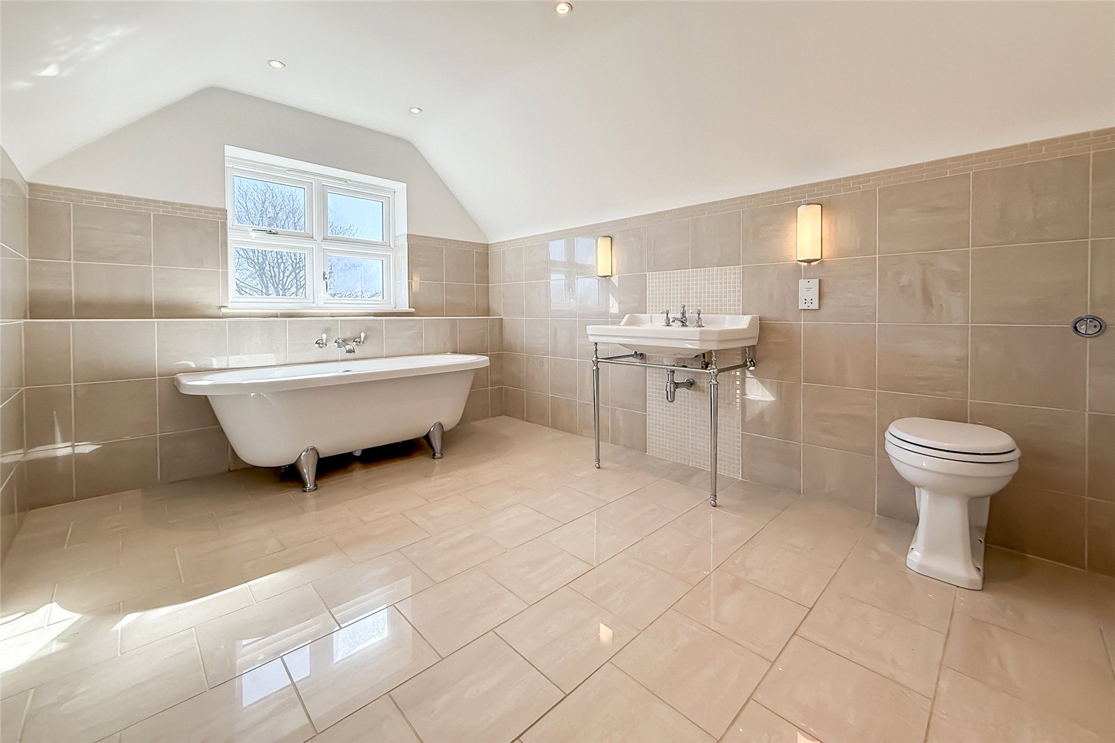 6 bed detached house for sale in Lancaster Road, St. Albans, Hertfordshire, AL1  - Property Image 6