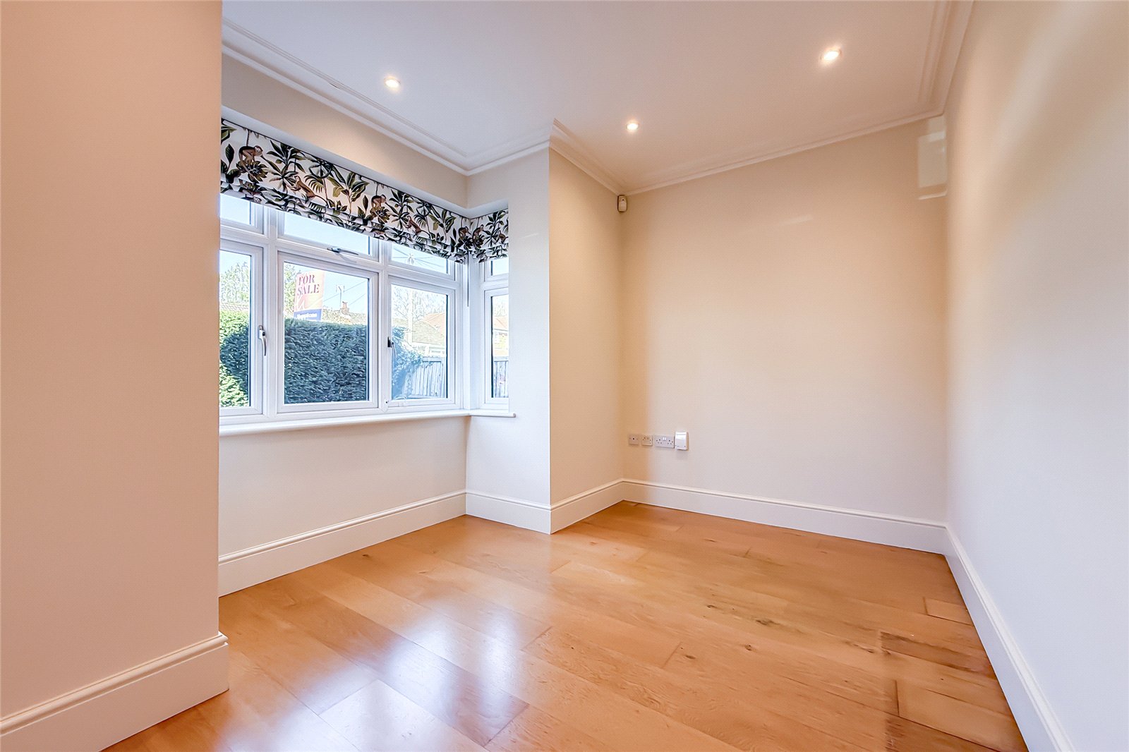 6 bed detached house for sale in Lancaster Road, St. Albans, Hertfordshire, AL1  - Property Image 20