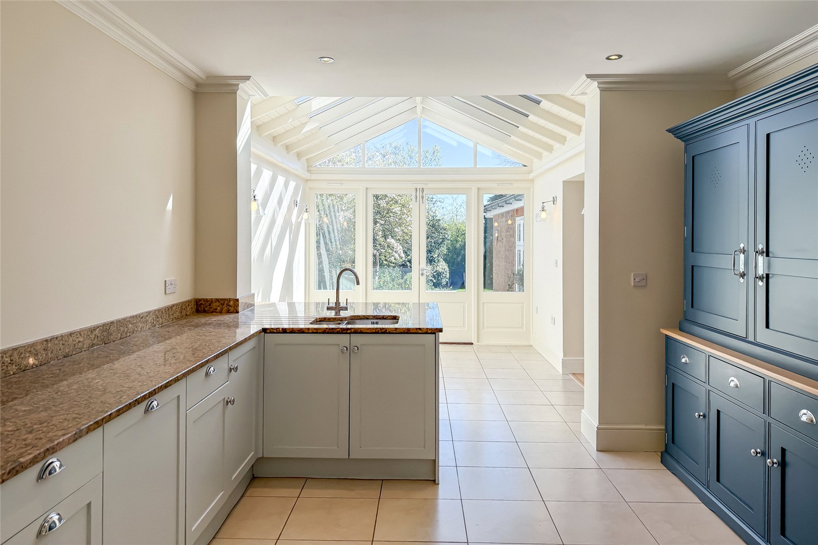 6 bed detached house for sale in Lancaster Road, St. Albans, Hertfordshire, AL1  - Property Image 21