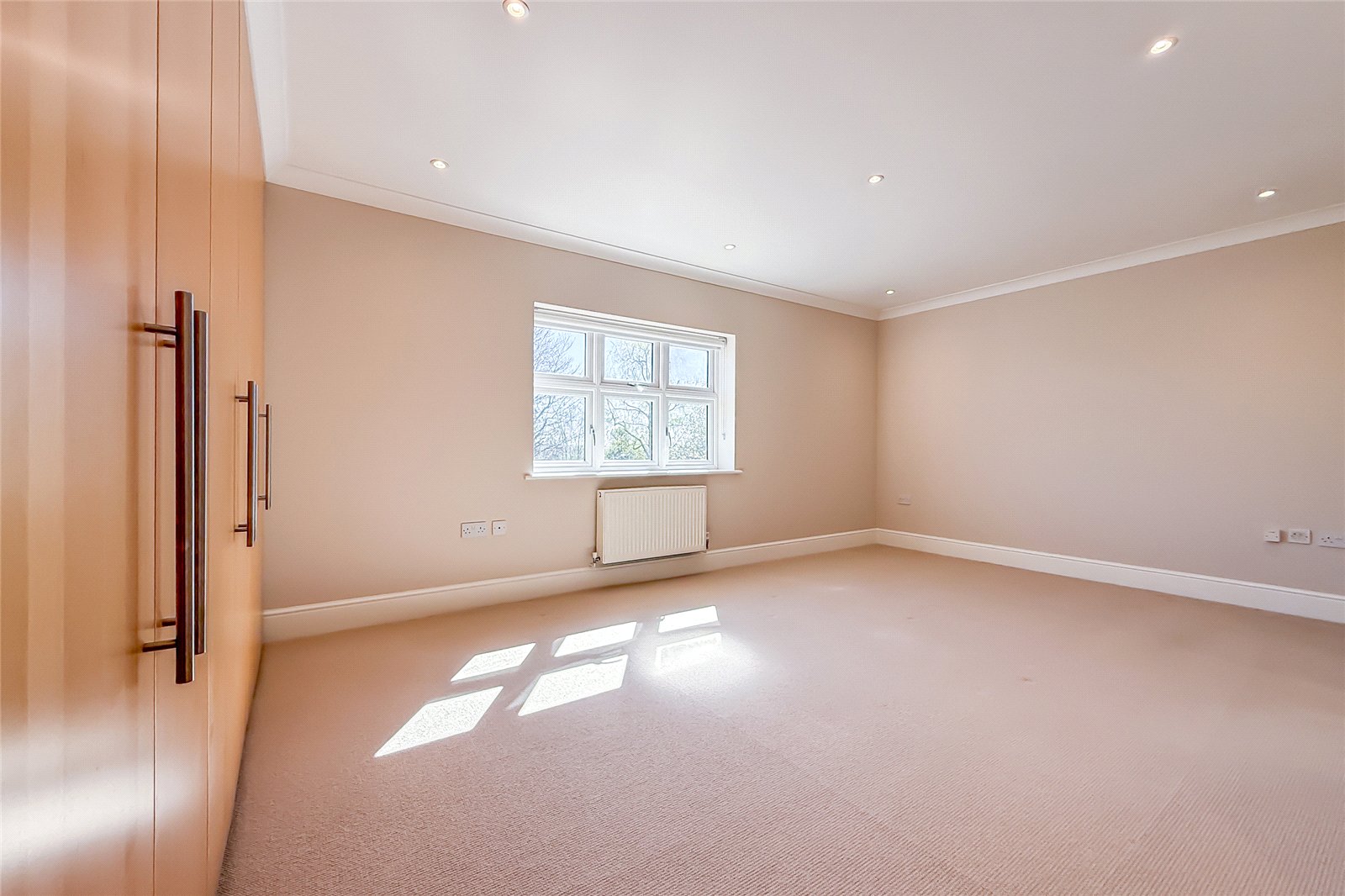 6 bed detached house for sale in Lancaster Road, St. Albans, Hertfordshire, AL1  - Property Image 5