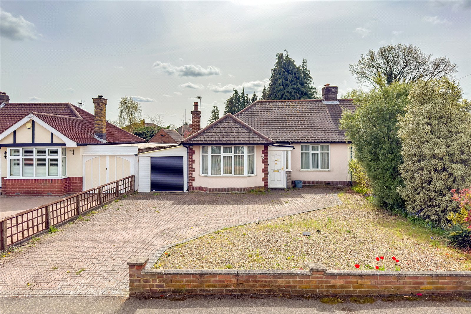 2 bed semi-detached bungalow for sale in Hollybush Avenue, St. Albans, Hertfordshire, AL2