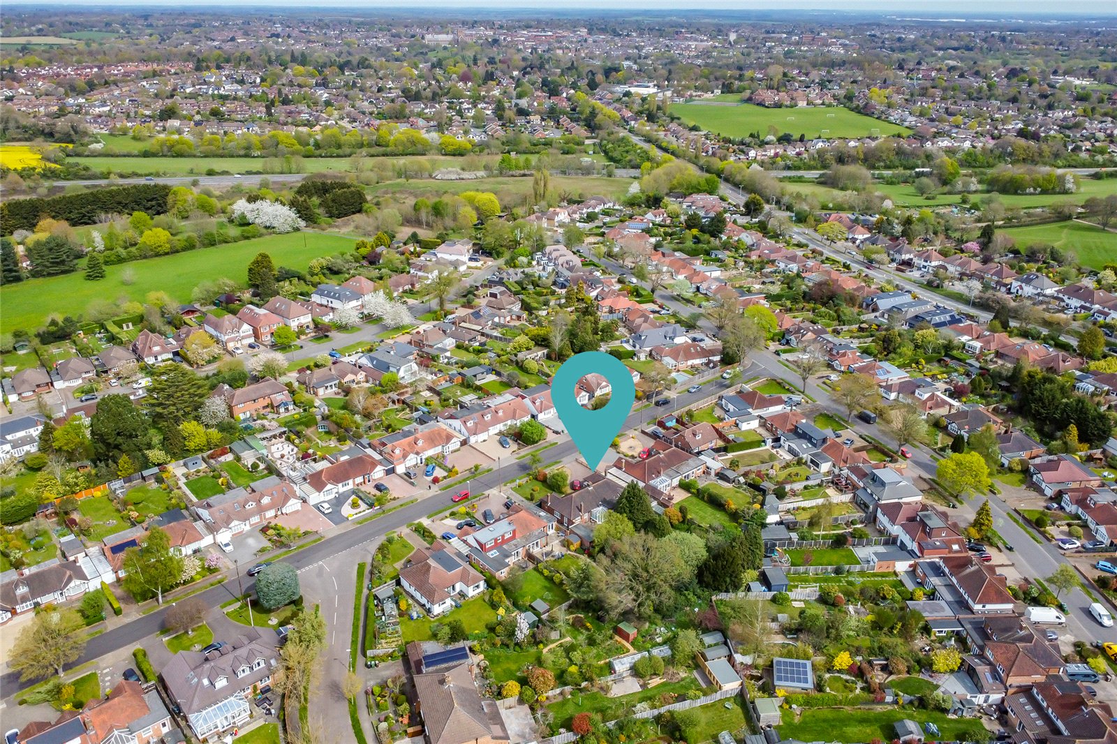 2 bed semi-detached bungalow for sale in Hollybush Avenue, St. Albans, Hertfordshire, AL2 - Property Image 15