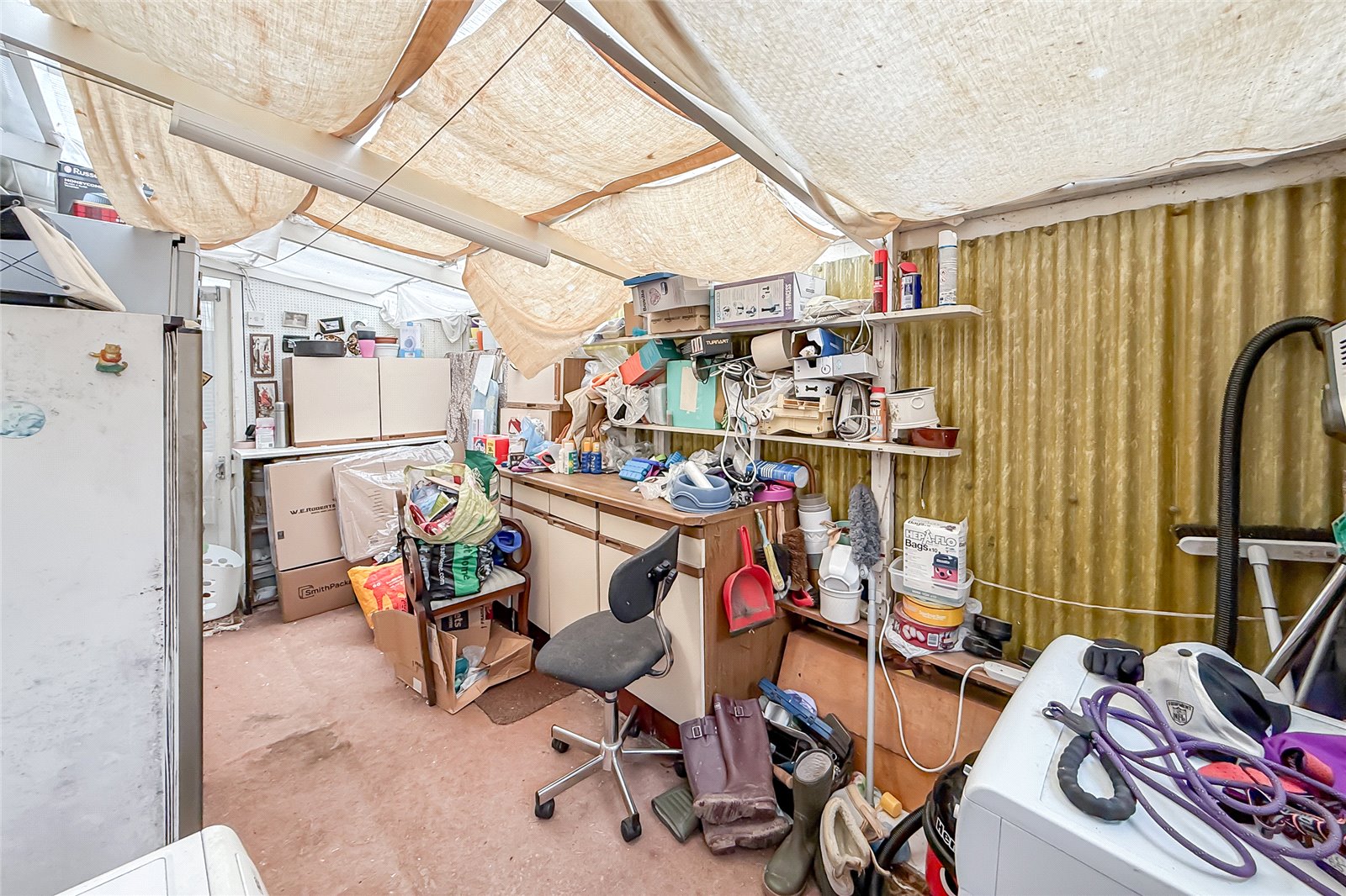 2 bed semi-detached bungalow for sale in Hollybush Avenue, St. Albans, Hertfordshire, AL2 - Property Image 11