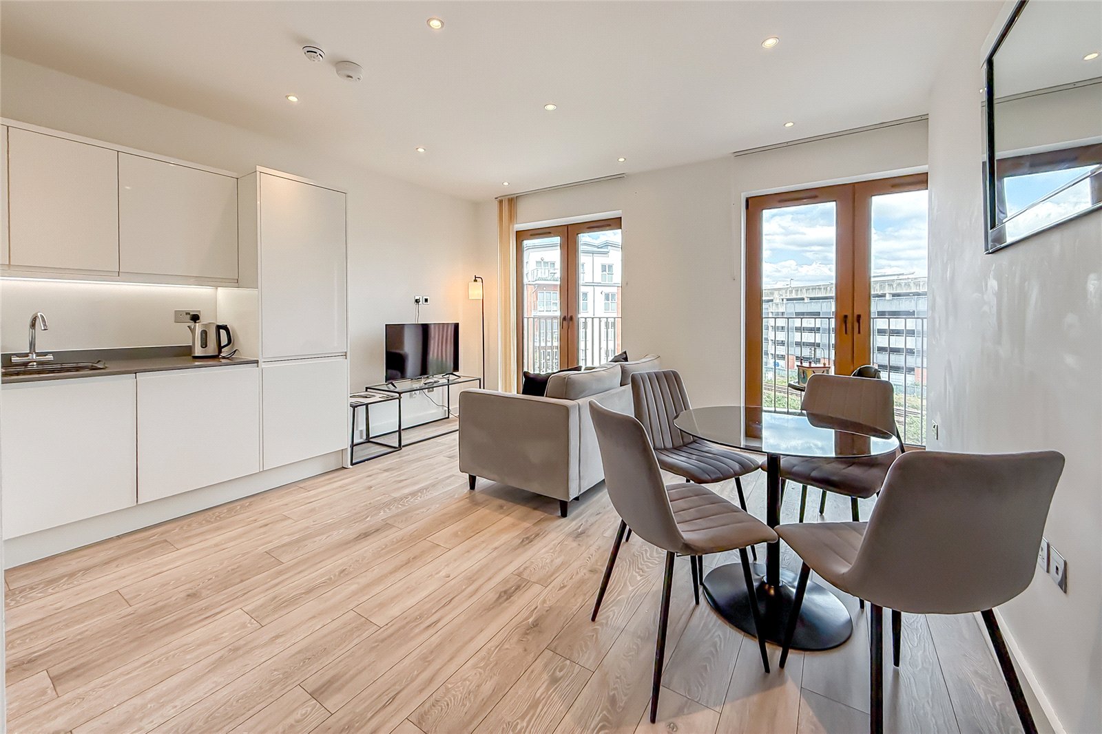 2 bed apartment for sale in Grosvenor Road, St. Albans, Hertfordshire, AL1  - Property Image 4
