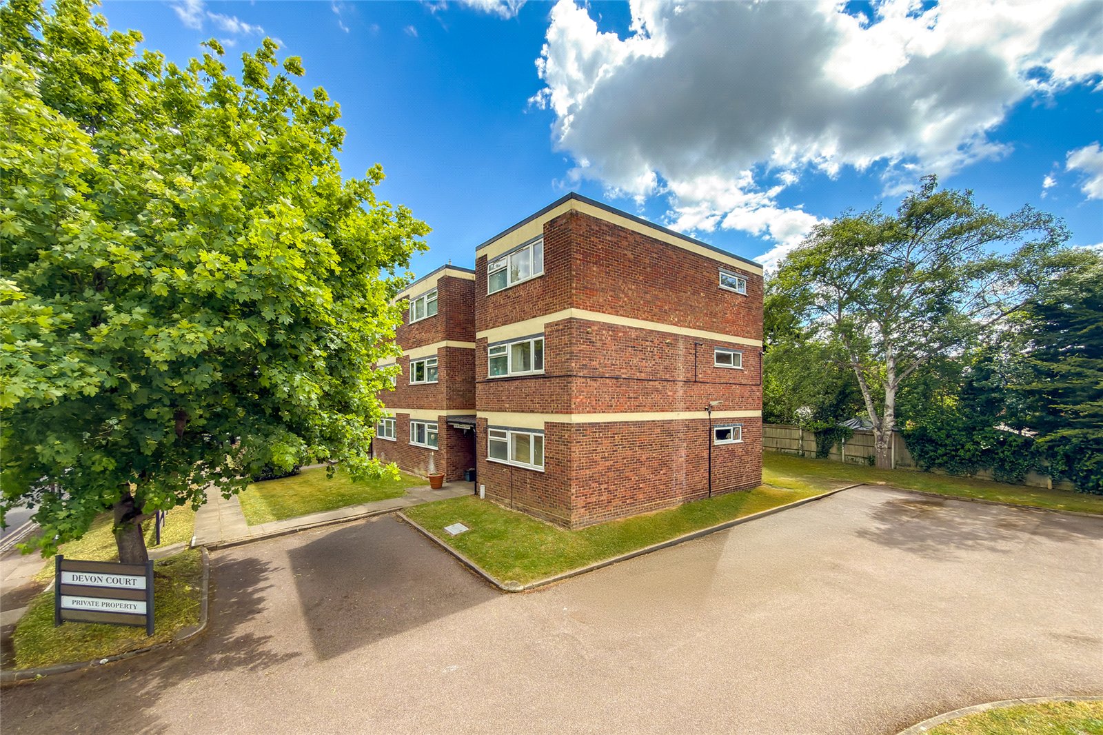 1 bed apartment for sale in Old London Road, St. Albans, Hertfordshire, AL1  - Property Image 1