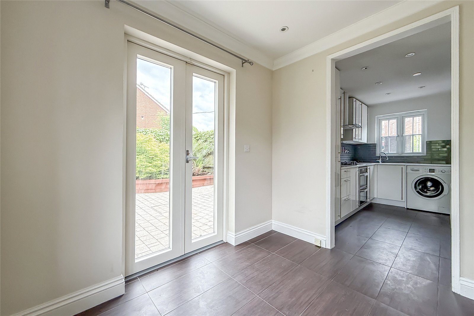 2 bed semi-detached house for sale in Lavender Crescent, St. Albans, Hertfordshire, AL3 - Property Image 3
