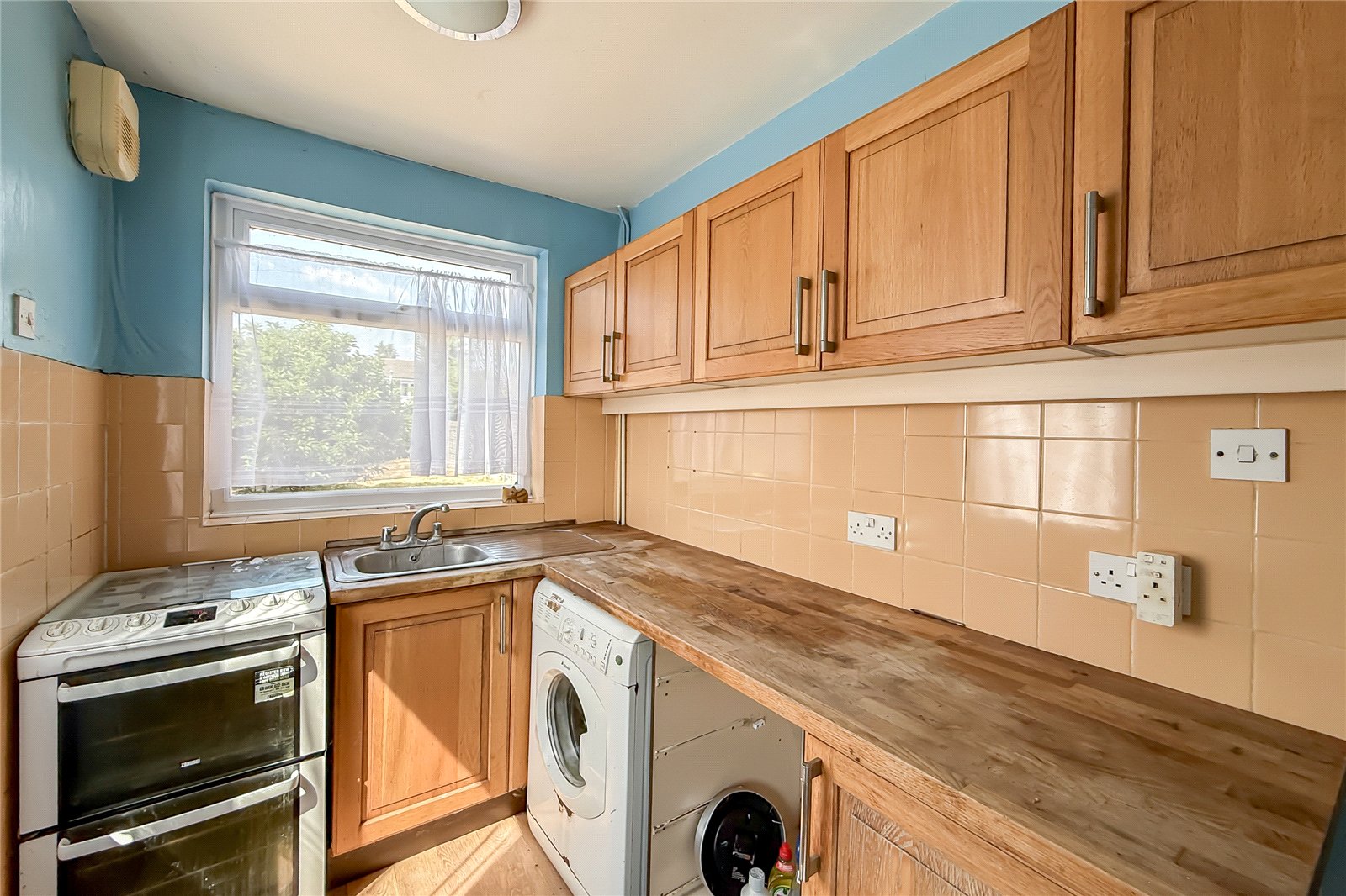 3 bed semi-detached house for sale in Roestock Gardens, Colney Heath, St. Albans, Hertfordshire, AL4  - Property Image 6