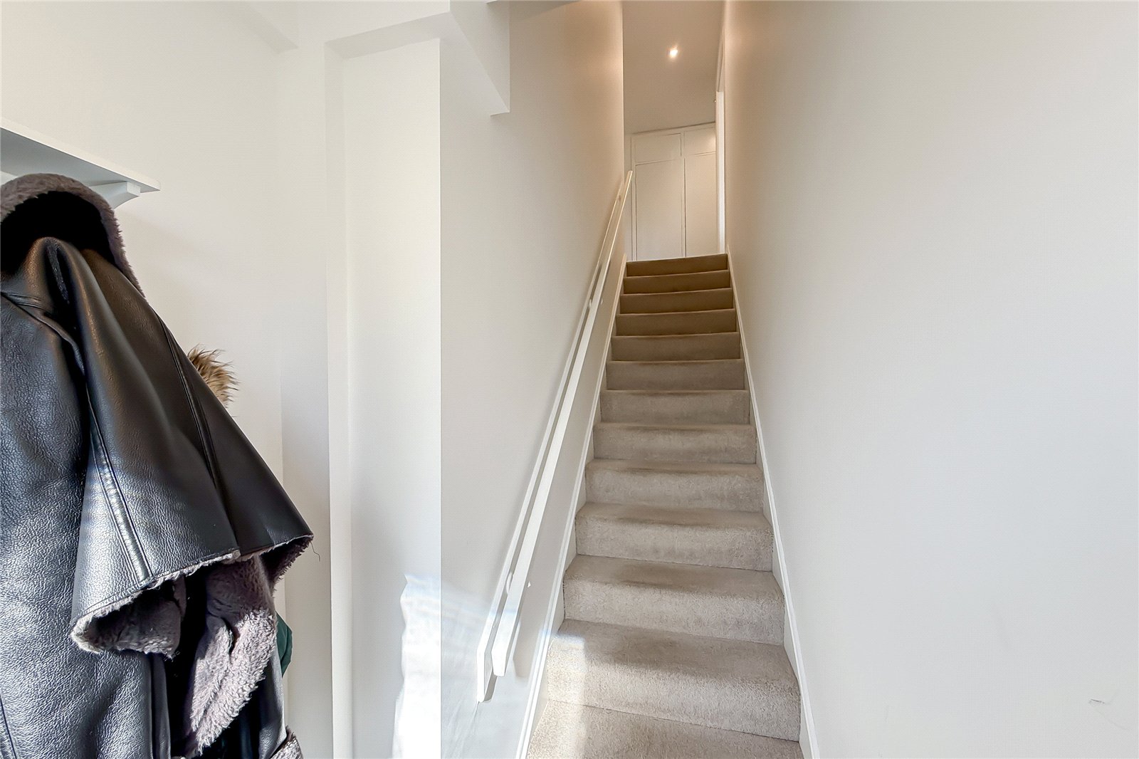 2 bed maisonette for sale in The Lawns, Mount Pleasant, St. Albans, Hertfordshire, AL3 - Property Image 12