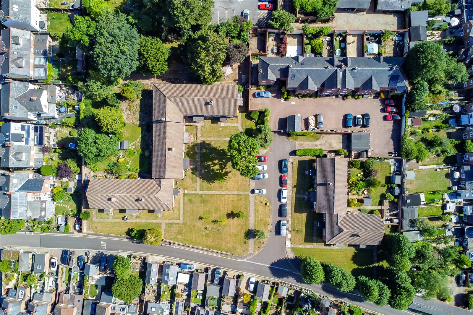 2 bed maisonette for sale in The Lawns, Mount Pleasant, St. Albans, Hertfordshire, AL3 - Property Image 11