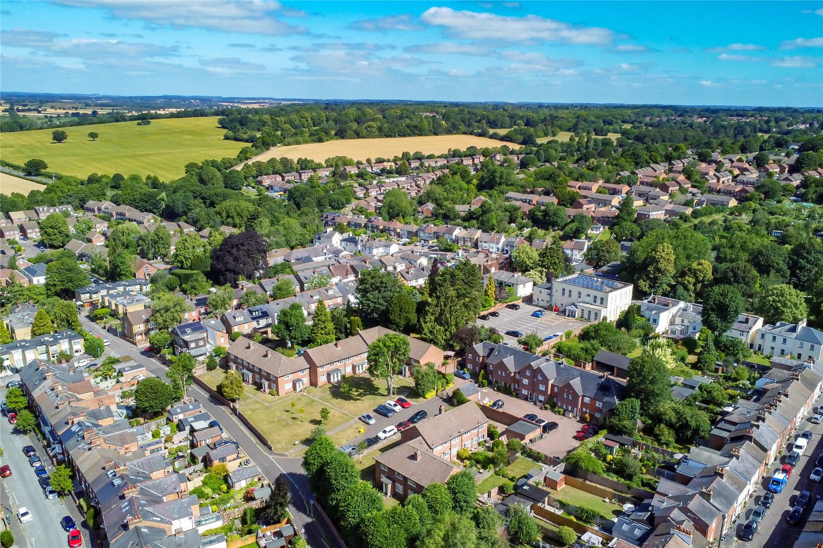 2 bed maisonette for sale in The Lawns, Mount Pleasant, St. Albans, Hertfordshire, AL3 - Property Image 10