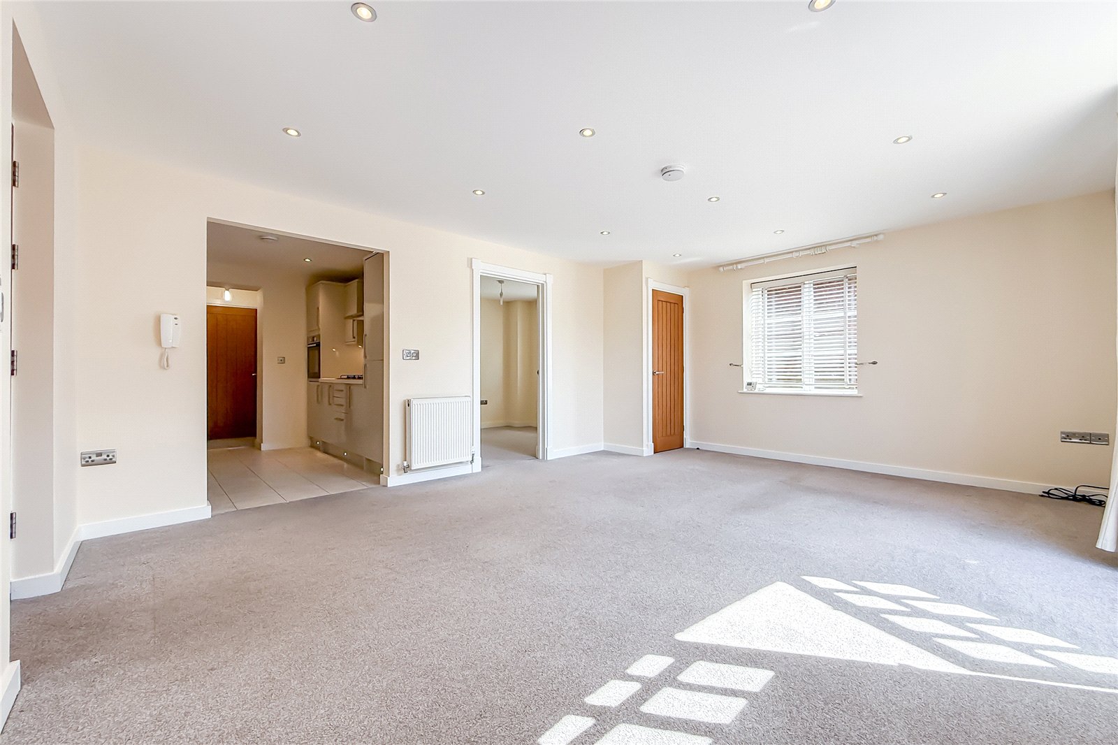 2 bed ground floor flat for sale in St. Peters Road, St. Albans, Hertfordshire, AL1  - Property Image 5