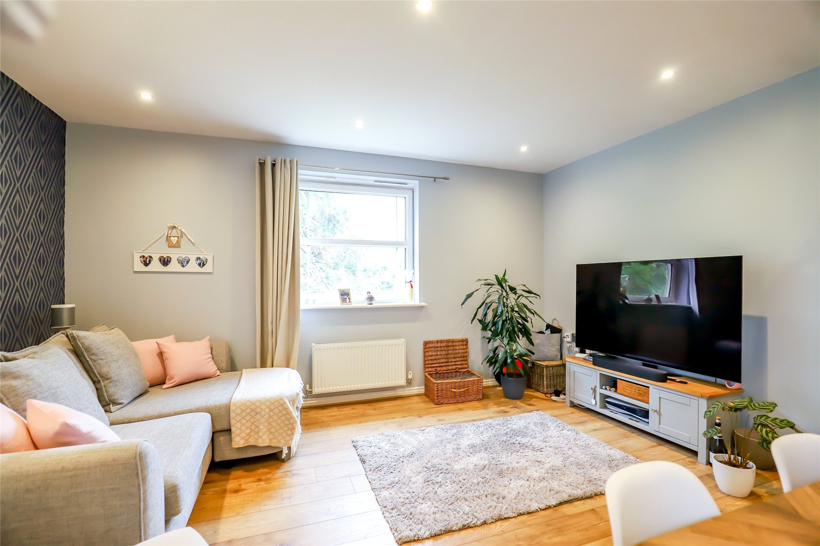 2 bed apartment for sale in Russet Drive, St. Albans, Hertfordshire, AL4  - Property Image 2