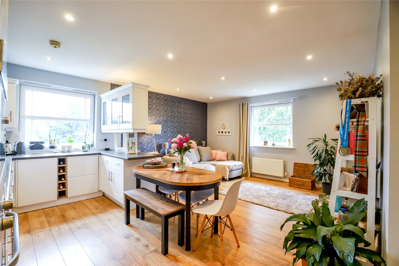 2 bed apartment for sale in Russet Drive, St. Albans, Hertfordshire, AL4
