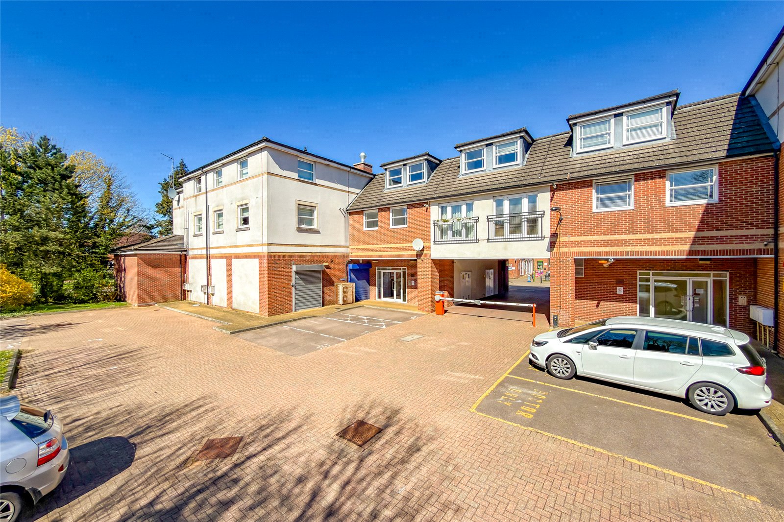 2 bed apartment for sale in Russet Drive, St. Albans, Hertfordshire, AL4  - Property Image 9