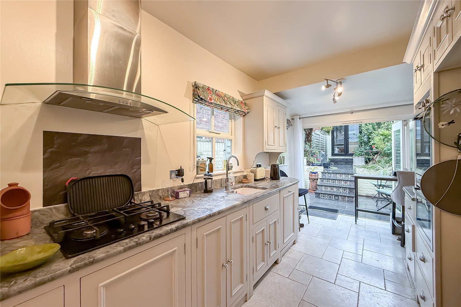 3 bed terraced house for sale in Kings Road, St. Albans, Hertfordshire, AL3  - Property Image 2