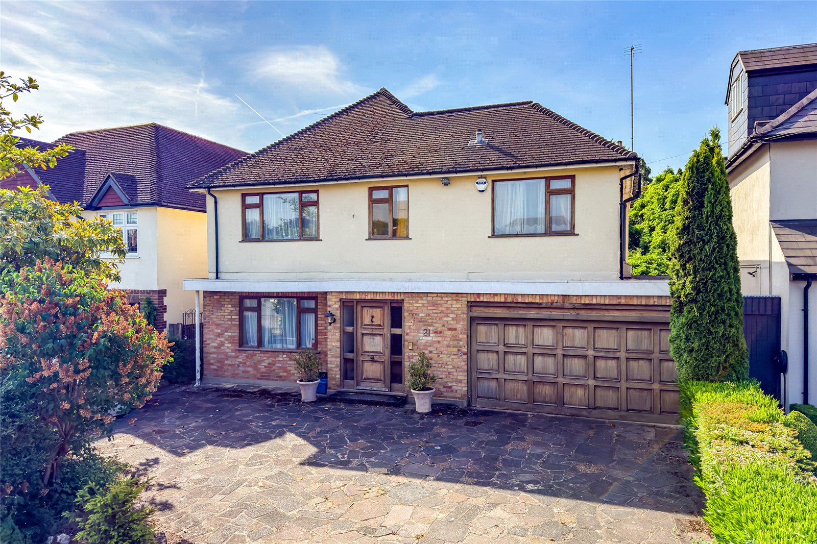 4 bed detached house for sale in The Rise, Elstree, Borehamwood, Hertfordshire, WD6 - Property Image 7