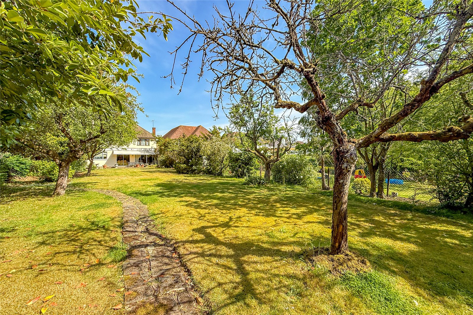 4 bed detached house for sale in The Rise, Elstree, Borehamwood, Hertfordshire, WD6 - Property Image 23