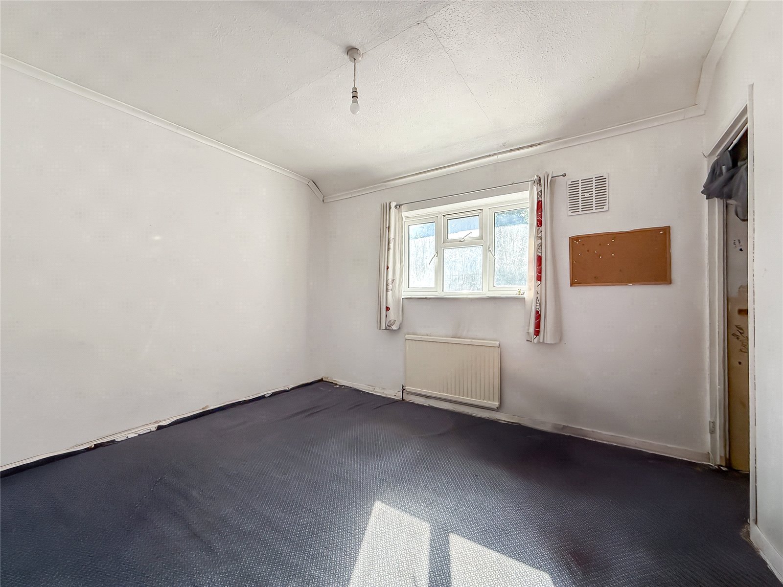 3 bed end of terrace house for sale in White Hedge Drive, St. Albans, Hertfordshire, AL3  - Property Image 5