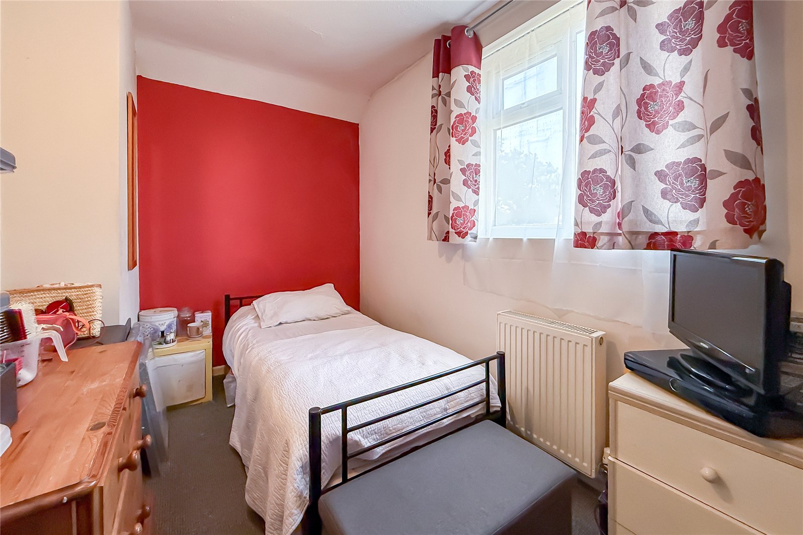 3 bed end of terrace house for sale in White Hedge Drive, St. Albans, Hertfordshire, AL3  - Property Image 8