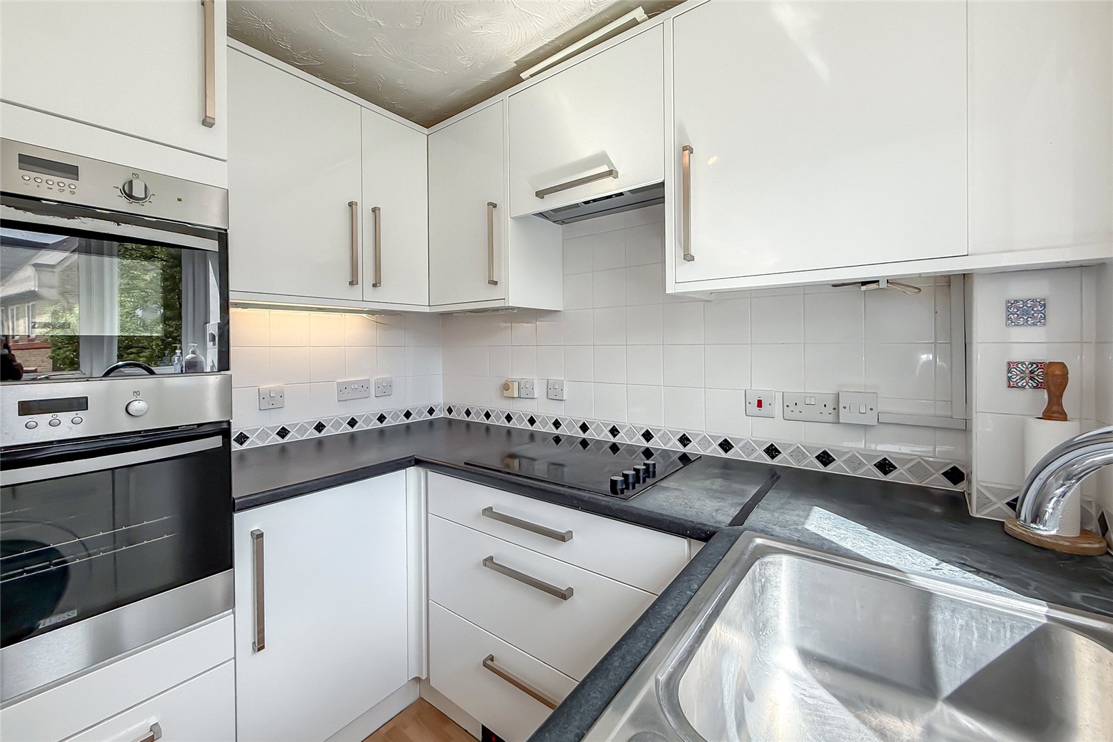 1 bed apartment for sale in Hatfield Road, St. Albans, Hertfordshire, AL1 - Property Image 4