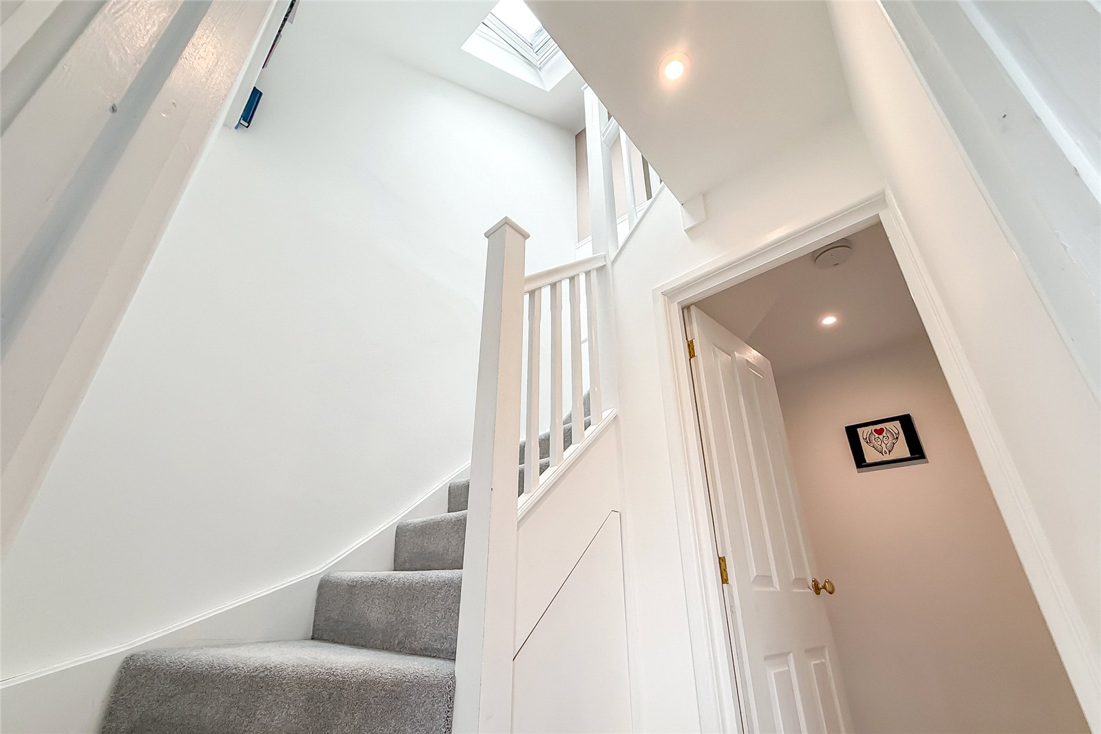 2 bed terraced house for sale in Wynchlands Crescent, St. Albans, Hertfordshire, AL4  - Property Image 3