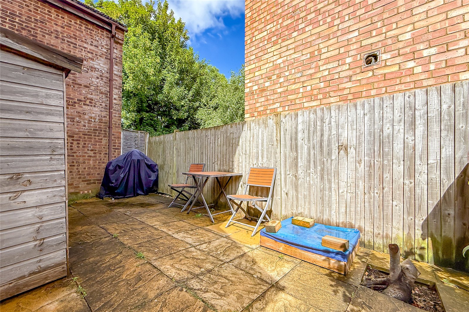2 bed terraced house for sale in Wynchlands Crescent, St. Albans, Hertfordshire, AL4  - Property Image 17
