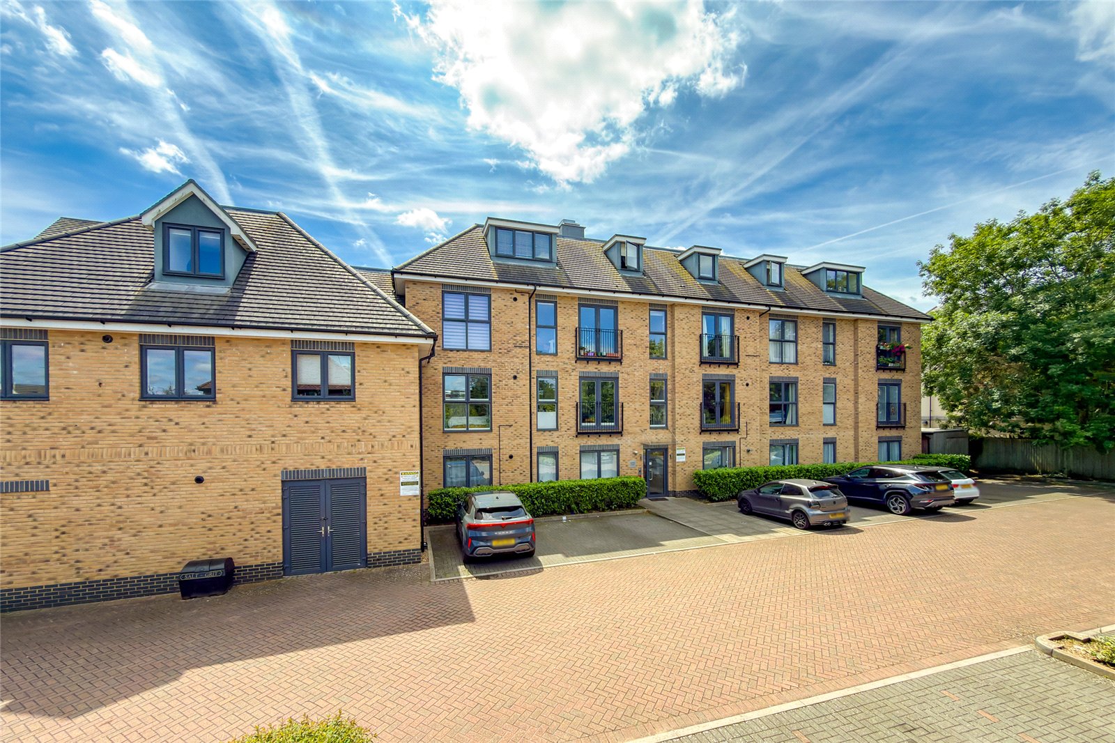 2 bed apartment for sale in Roland Street, St. Albans, Hertfordshire, AL1  - Property Image 12