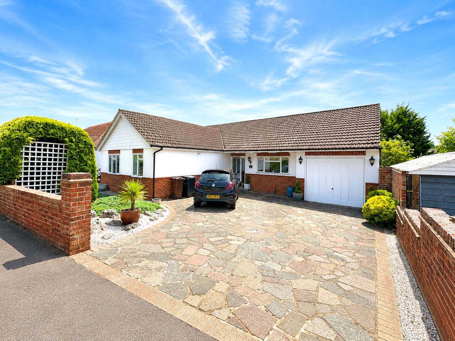 3 bed detached bungalow for sale in Francis Avenue, St. Albans, Hertfordshire, AL3 - Property Image 37