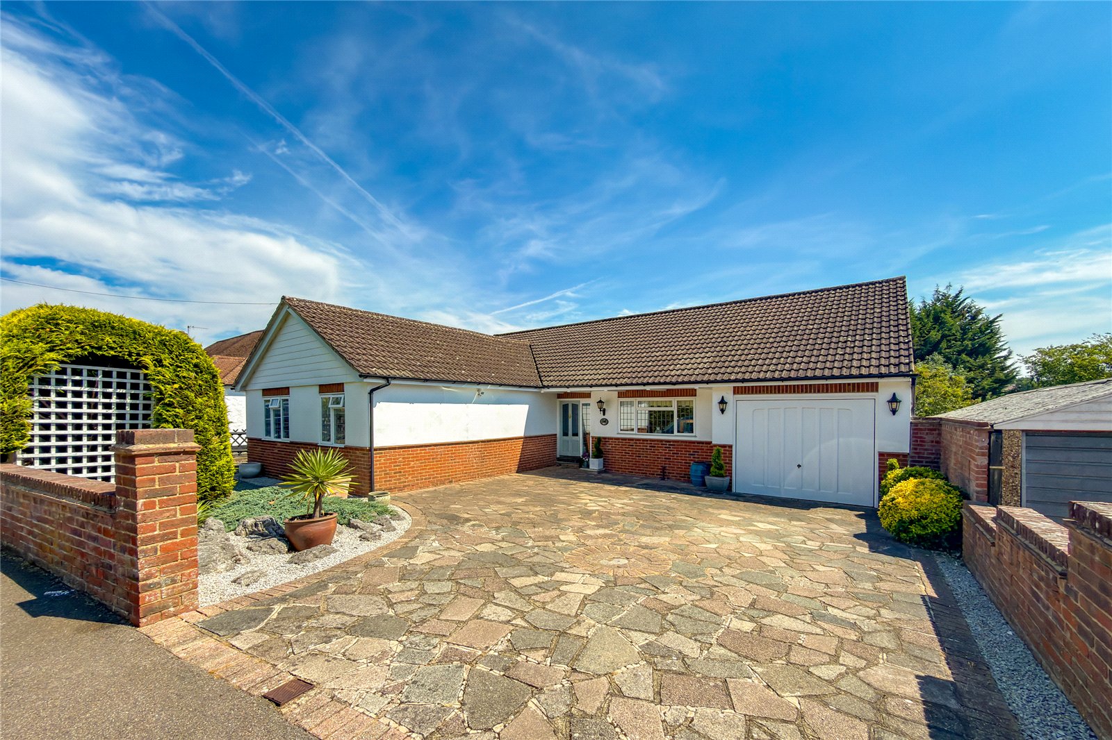 3 bed detached bungalow for sale in Francis Avenue, St. Albans, Hertfordshire, AL3 - Property Image 1