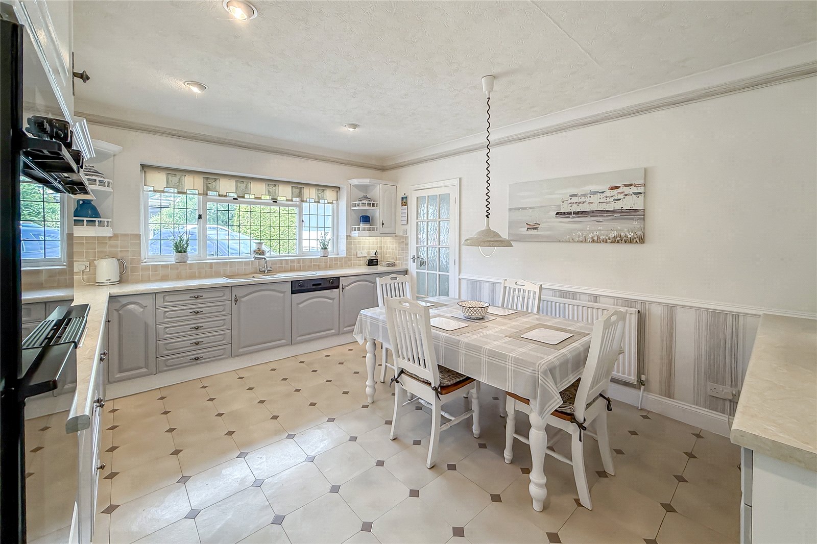 3 bed detached bungalow for sale in Francis Avenue, St. Albans, Hertfordshire, AL3 - Property Image 16