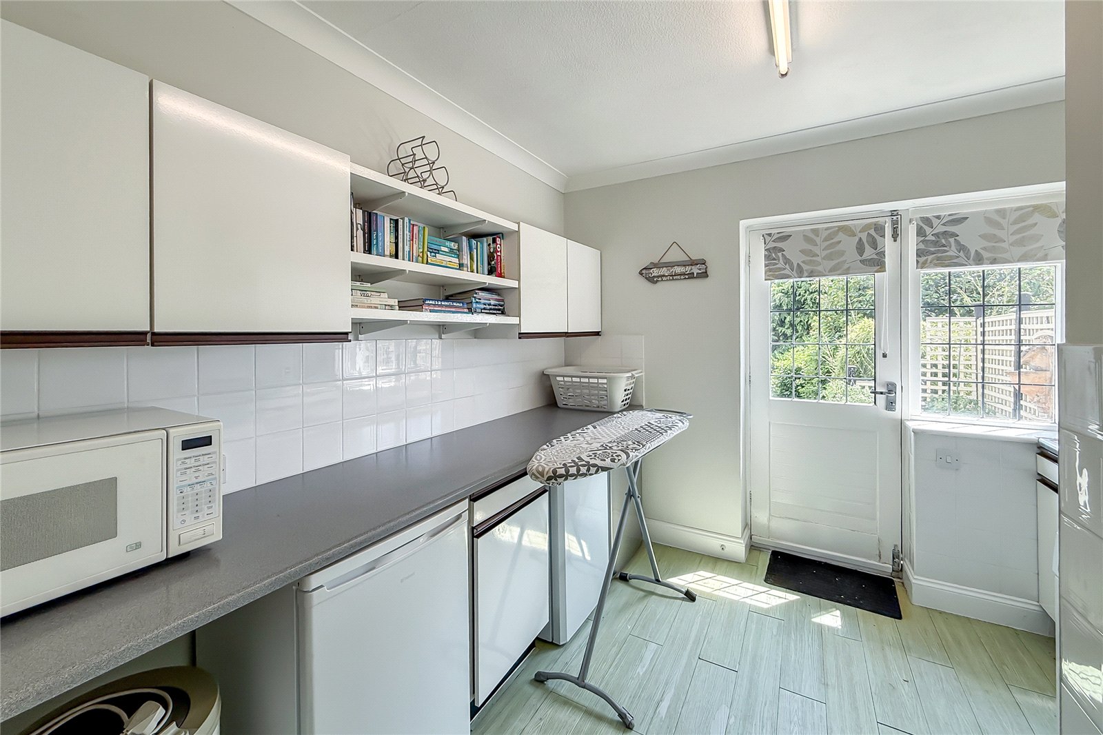 3 bed detached bungalow for sale in Francis Avenue, St. Albans, Hertfordshire, AL3 - Property Image 22