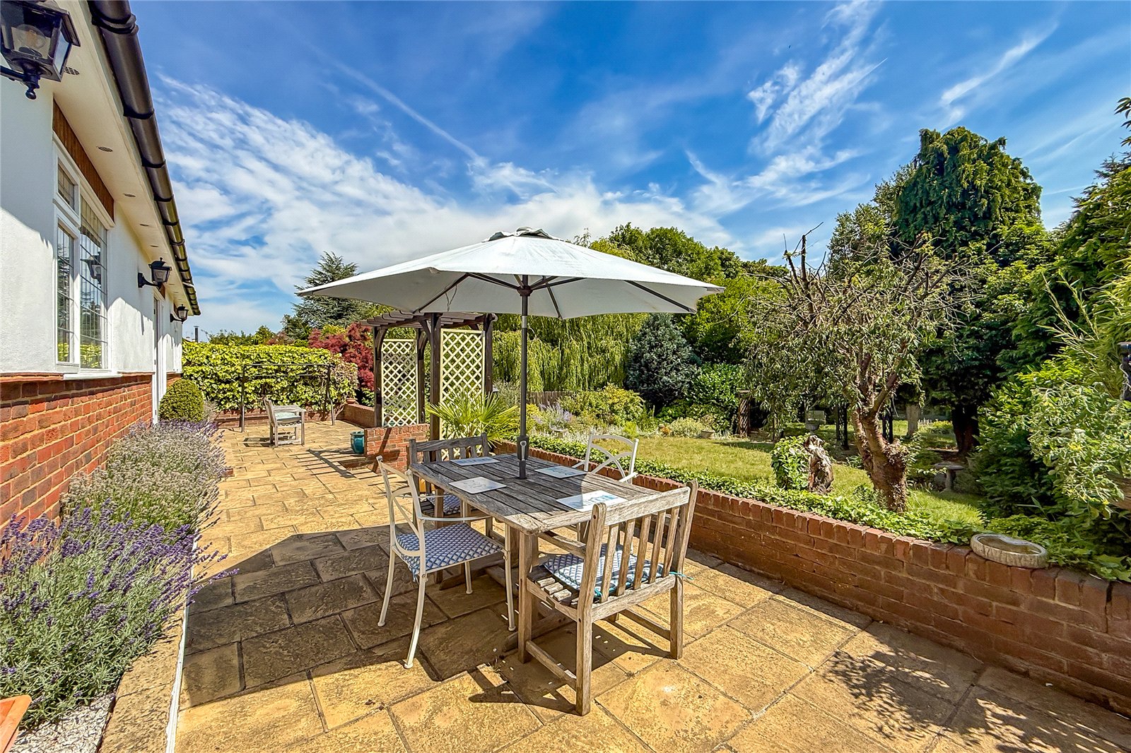 3 bed detached bungalow for sale in Francis Avenue, St. Albans, Hertfordshire, AL3 - Property Image 38