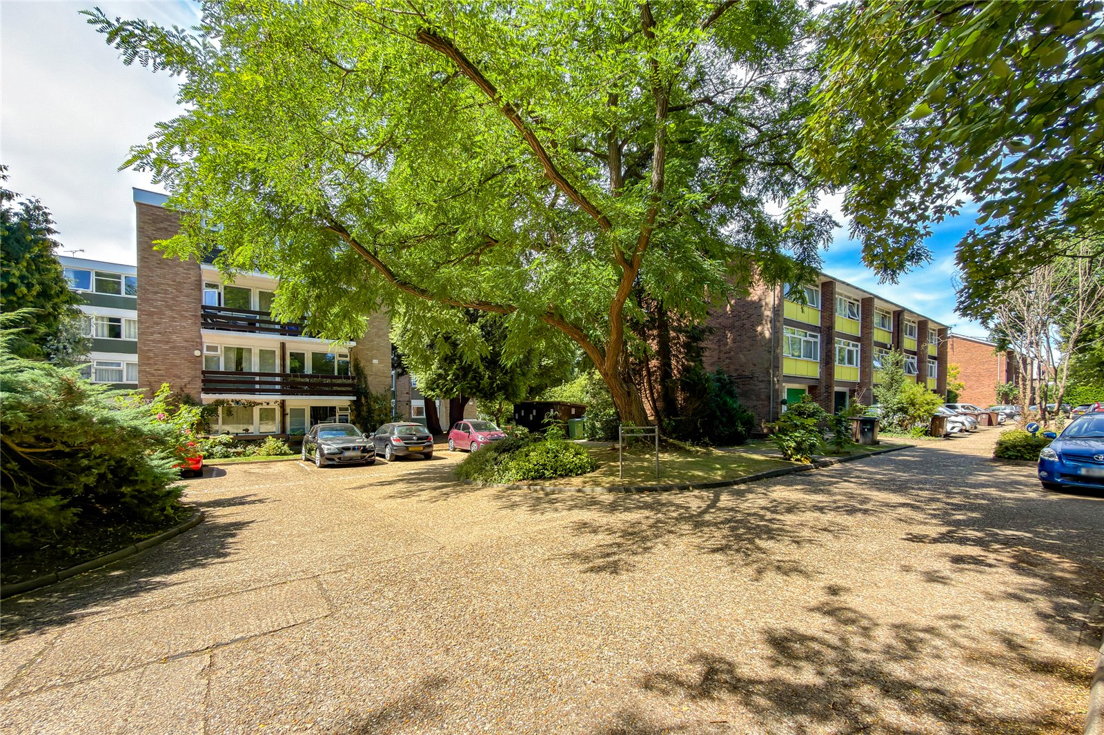 2 bed ground floor flat for sale in Abbots Park, St. Albans, Hertfordshire, AL1 - Property Image 13