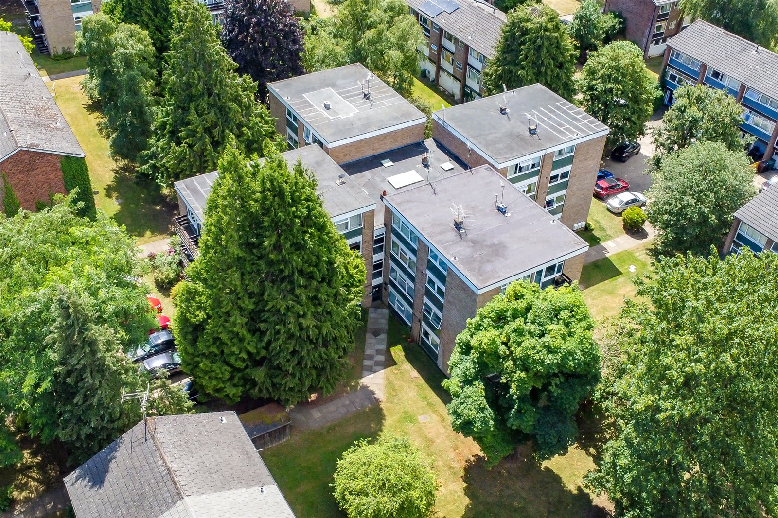 2 bed ground floor flat for sale in Abbots Park, St. Albans, Hertfordshire, AL1 - Property Image 14