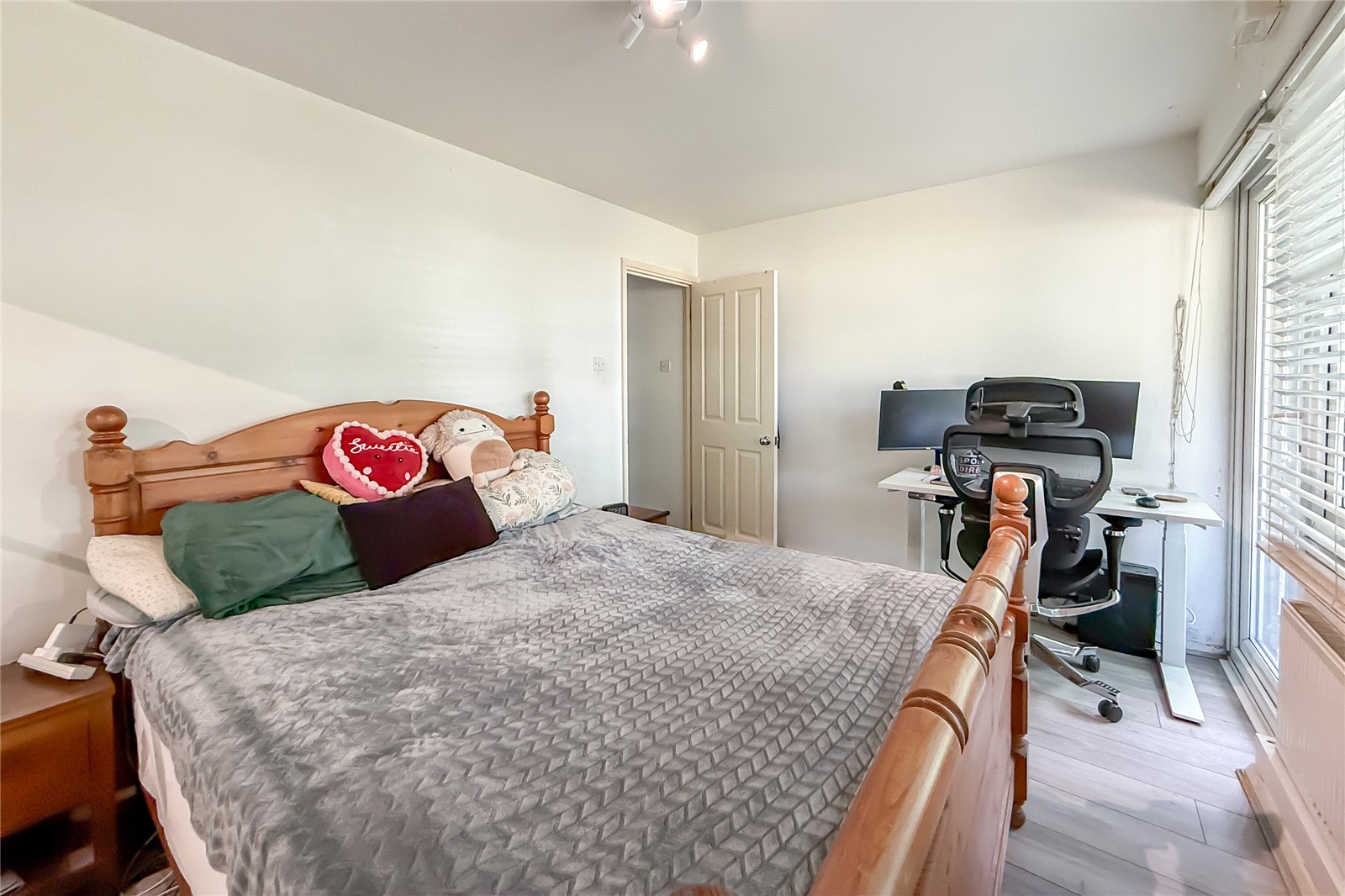 2 bed ground floor flat for sale in Abbots Park, St. Albans, Hertfordshire, AL1 - Property Image 11