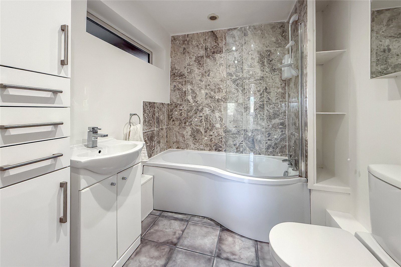 2 bed apartment to rent in Malting Mead, Endymion Road, Hatfield, Hertfordshire, AL10  - Property Image 5
