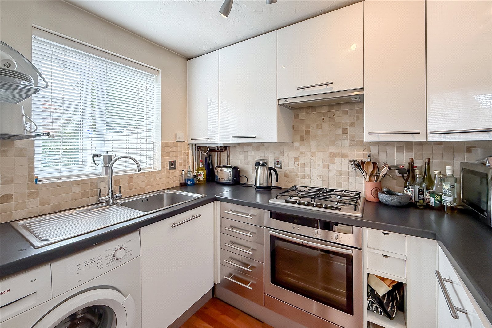 2 bed terraced house for sale in De Tany Court, St Albans, Hertfordshire, AL1 - Property Image 2
