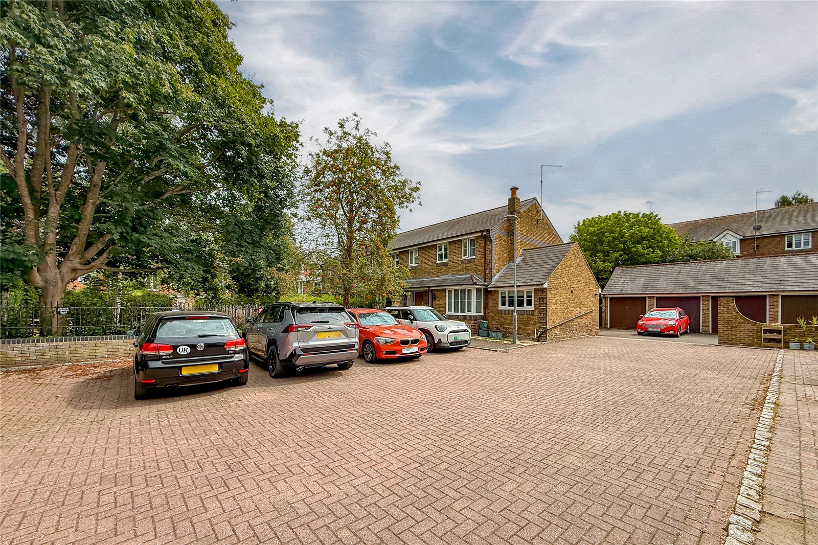 2 bed terraced house for sale in De Tany Court, St Albans, Hertfordshire, AL1 - Property Image 11
