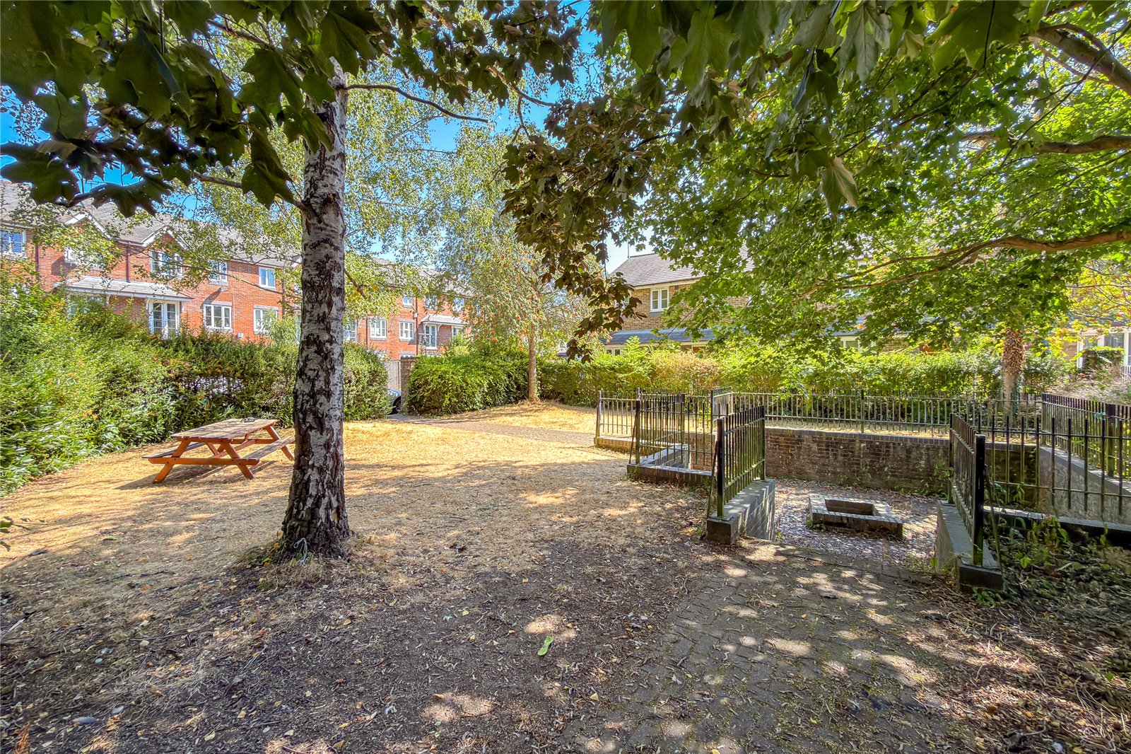 2 bed terraced house for sale in De Tany Court, St Albans, Hertfordshire, AL1 - Property Image 12