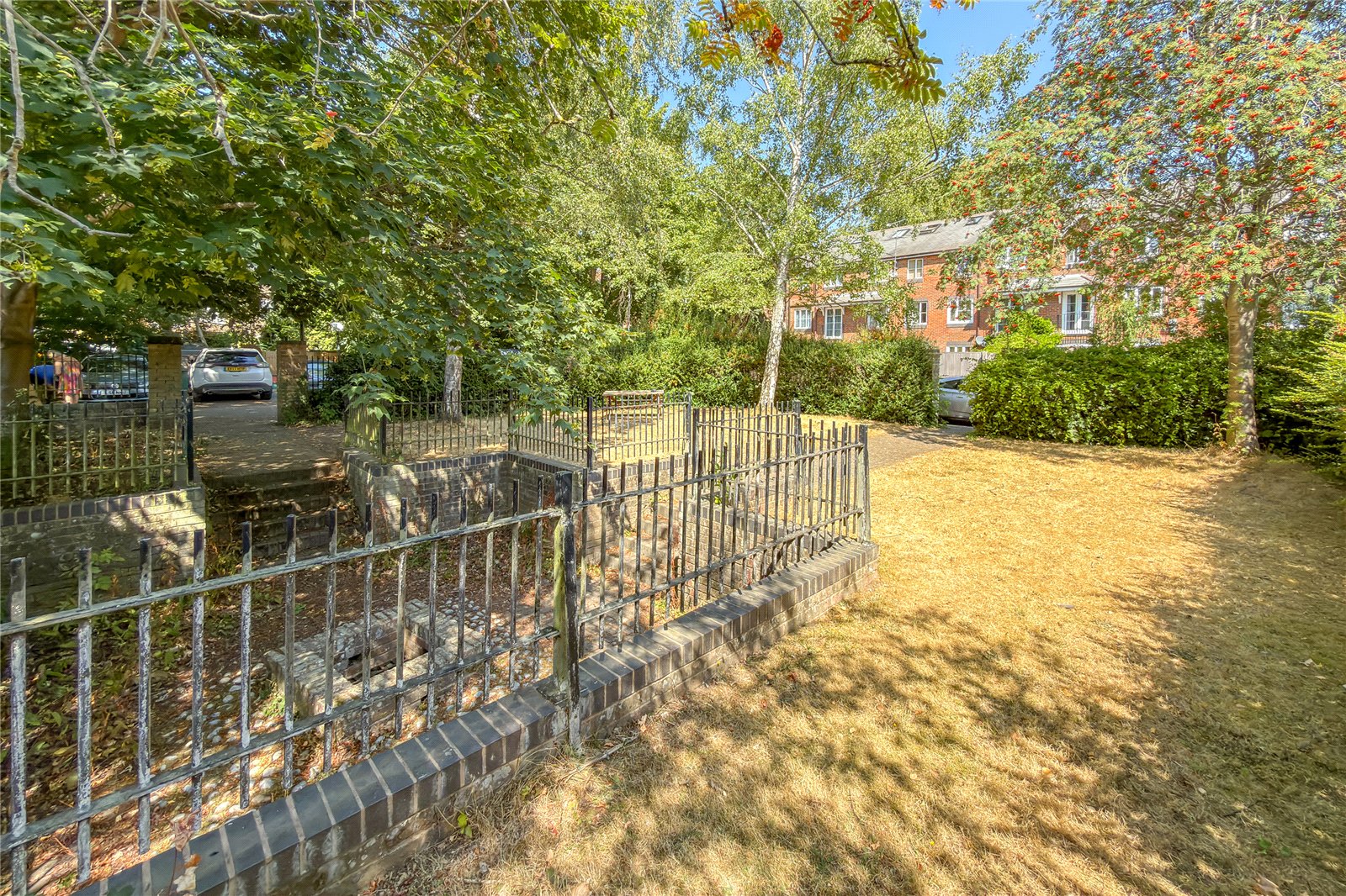 2 bed terraced house for sale in De Tany Court, St Albans, Hertfordshire, AL1 - Property Image 32