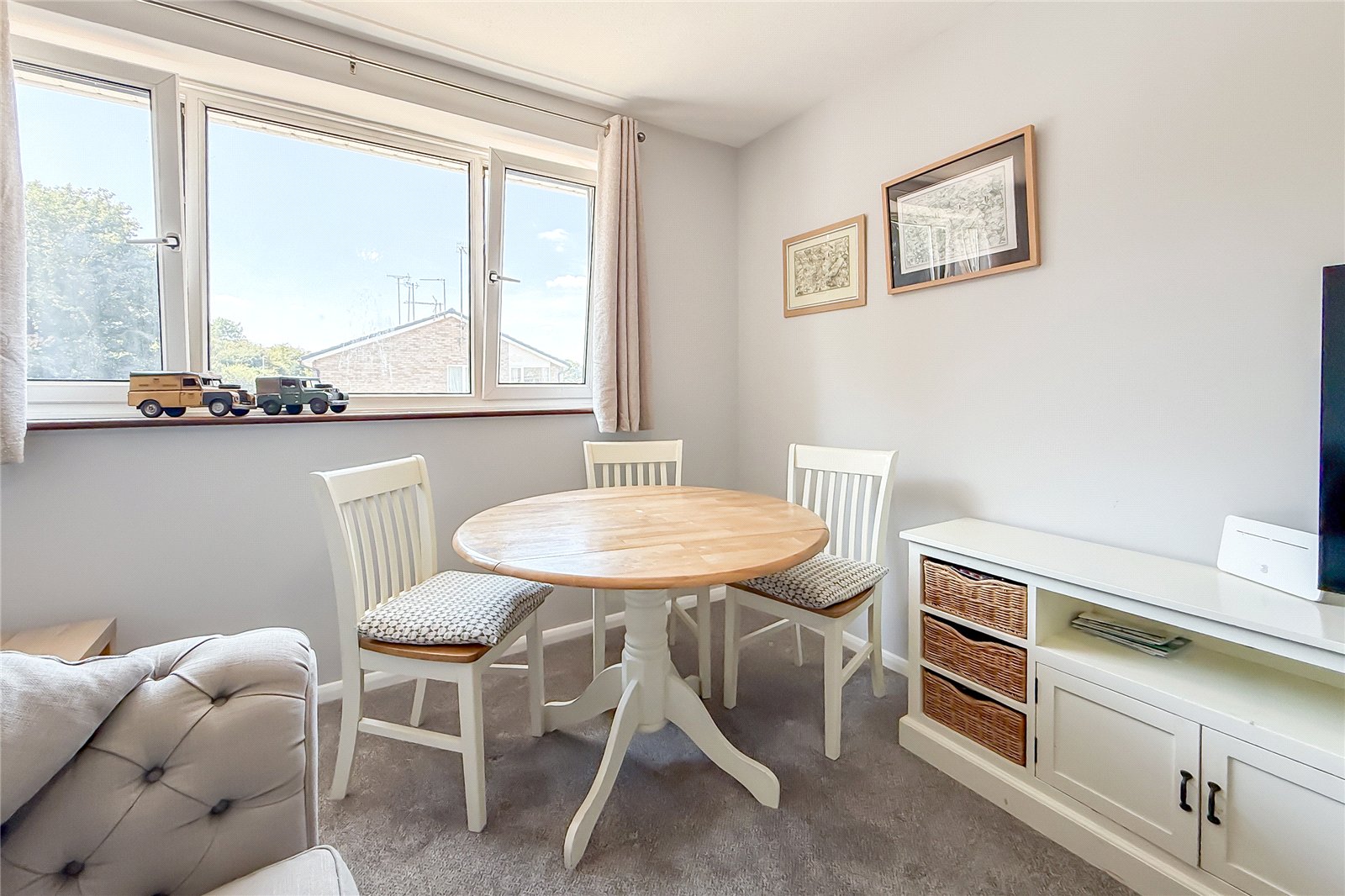 2 bed maisonette for sale in The Beeches, Park Street, St. Albans, Hertfordshire, AL2  - Property Image 3