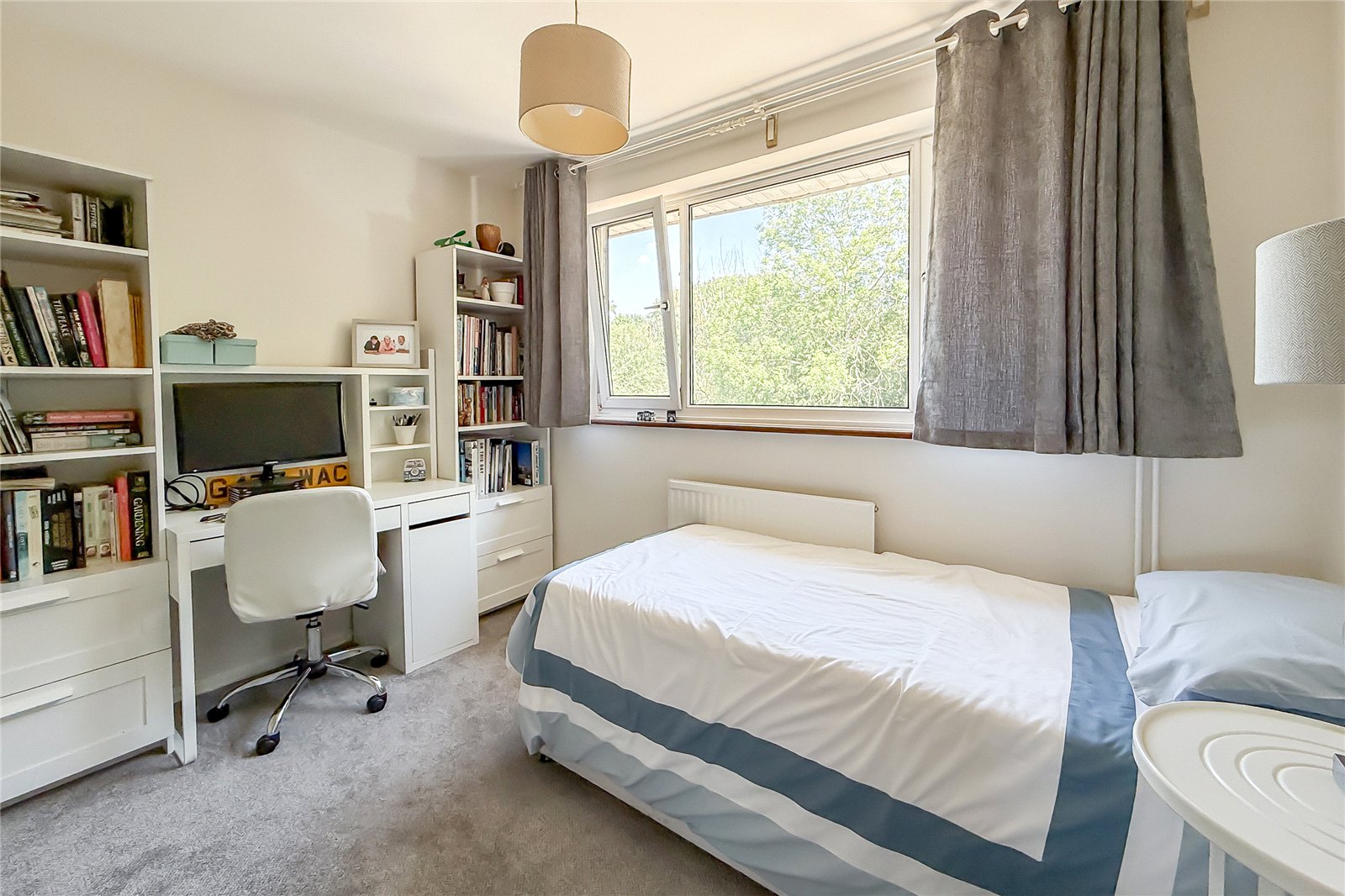 2 bed maisonette for sale in The Beeches, Park Street, St. Albans, Hertfordshire, AL2  - Property Image 8