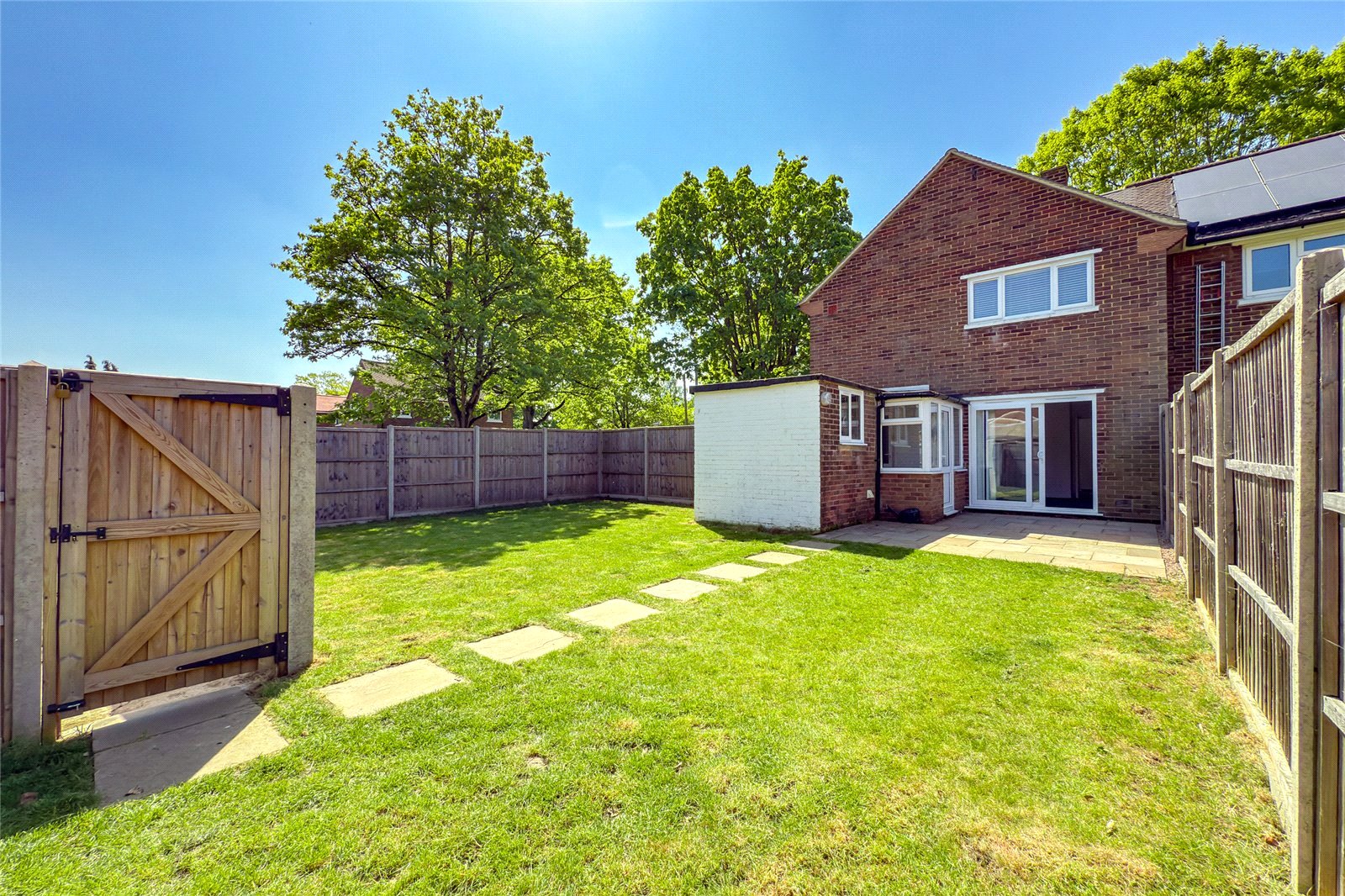 3 bed semi-detached house for sale in Cavan Drive, St. Albans, Hertfordshire, AL3  - Property Image 12