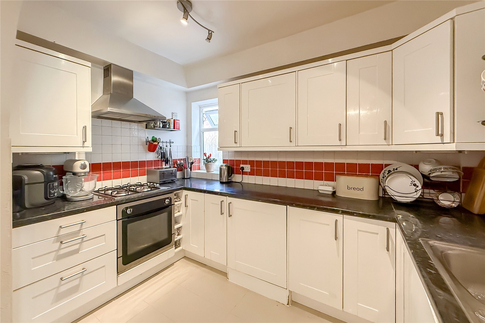 3 bed semi-detached house for sale in Wynchlands Crescent, St. Albans, Hertfordshire, AL4  - Property Image 2