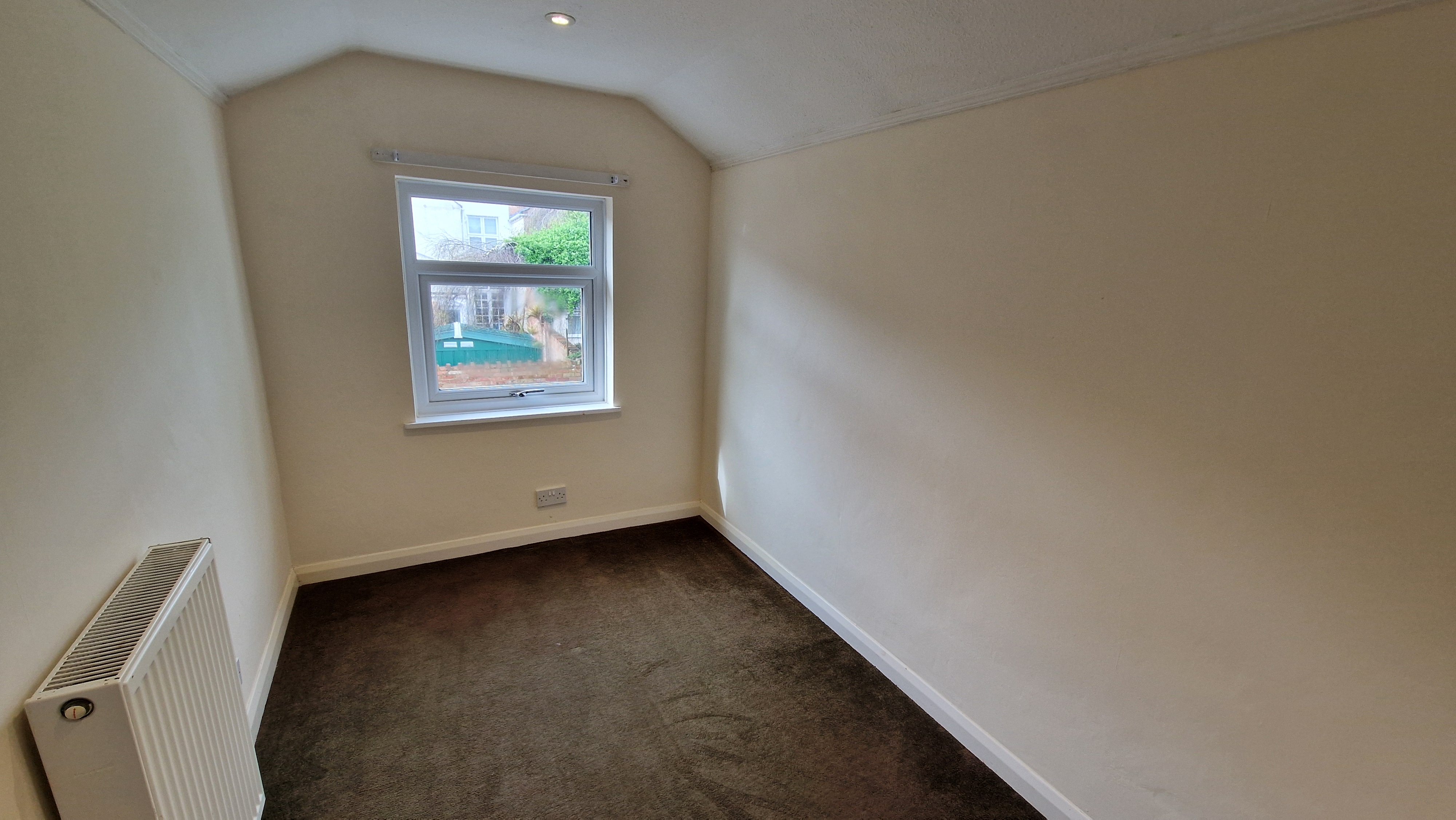 3 bed terraced house to rent in Albemarle Road, Taunton, TA1 7