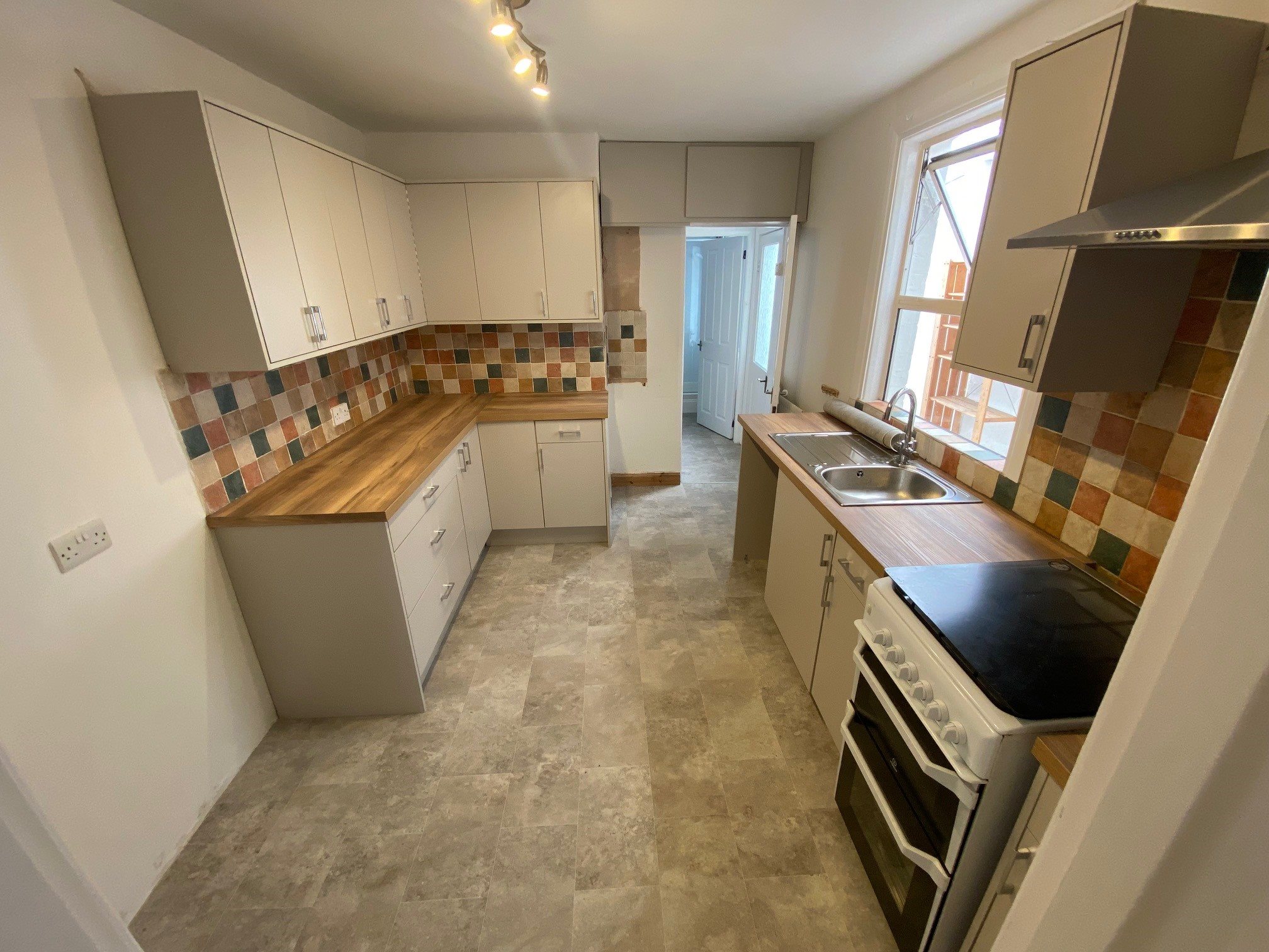 3 bed terraced house to rent in Winchester Street, Taunton, TA1  - Property Image 3