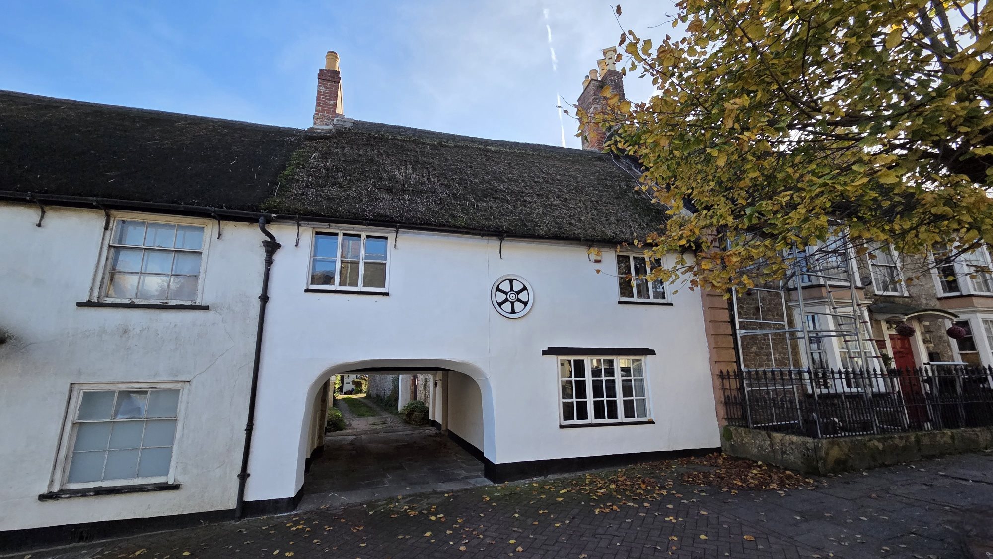 2 bed cottage to rent in High Street, Chard, TA20 - Property Image 1