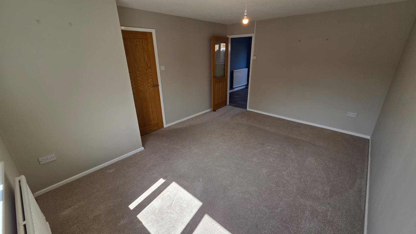 3 bed semi-detached house to rent in Thames Drive, , TA1 1