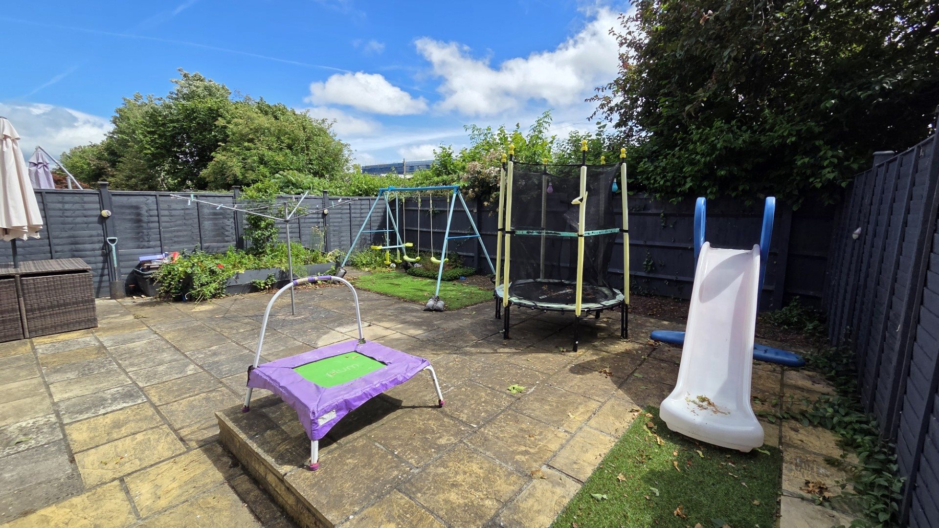 3 bed detached house to rent in Compton Close, Taunton, TA2 10