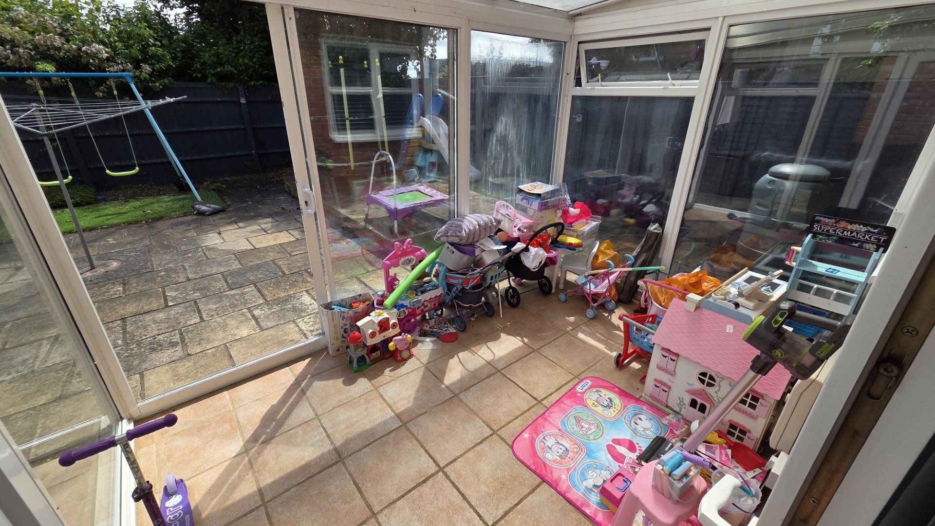 3 bed detached house to rent in Compton Close, Taunton, TA2 9